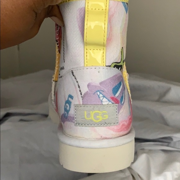 UGG’S - Picture 2 of 4